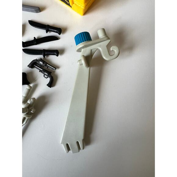 Vintage 1980s Playmobil Figures and Accessories from a Variety of Sets - Picture 12 of 12